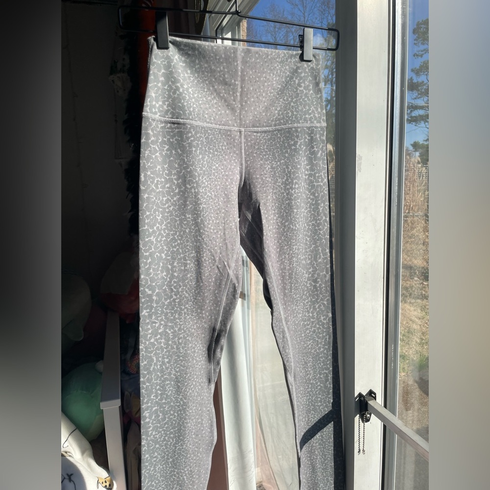 lululemon align leggings! 28’ in.